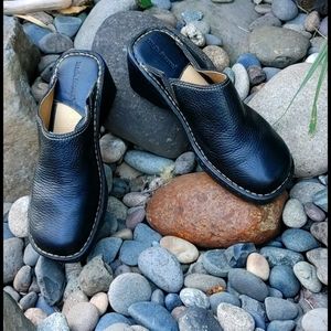 Loafers/ Clogs